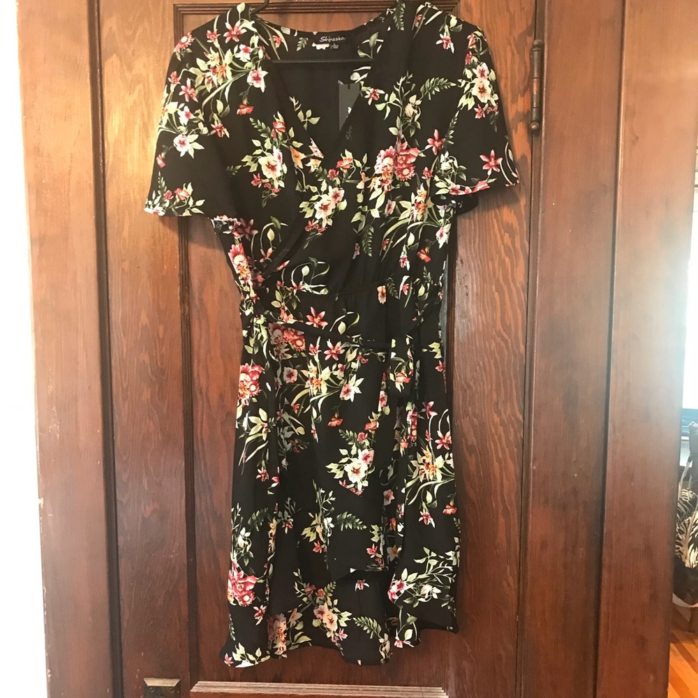 Flowered shirt dress